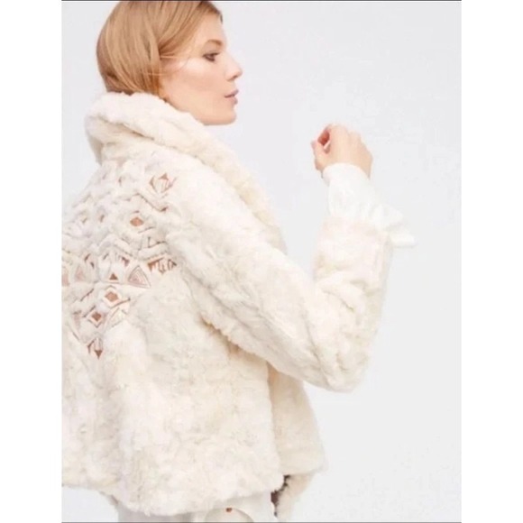 Free People Faux Faux Fur Jacket Womens Small Aztec Embroidered Back Boho - Picture 1 of 16